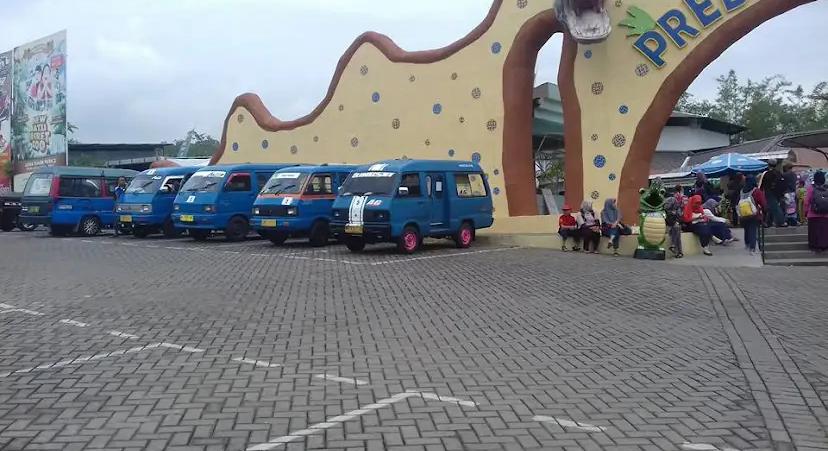 Warga dan wisatawan kini bisa menuju Jatim Park 1 serta Museum Angkut dari Stasiun Malang hanya dengan ongkos Rp 20 ribu.