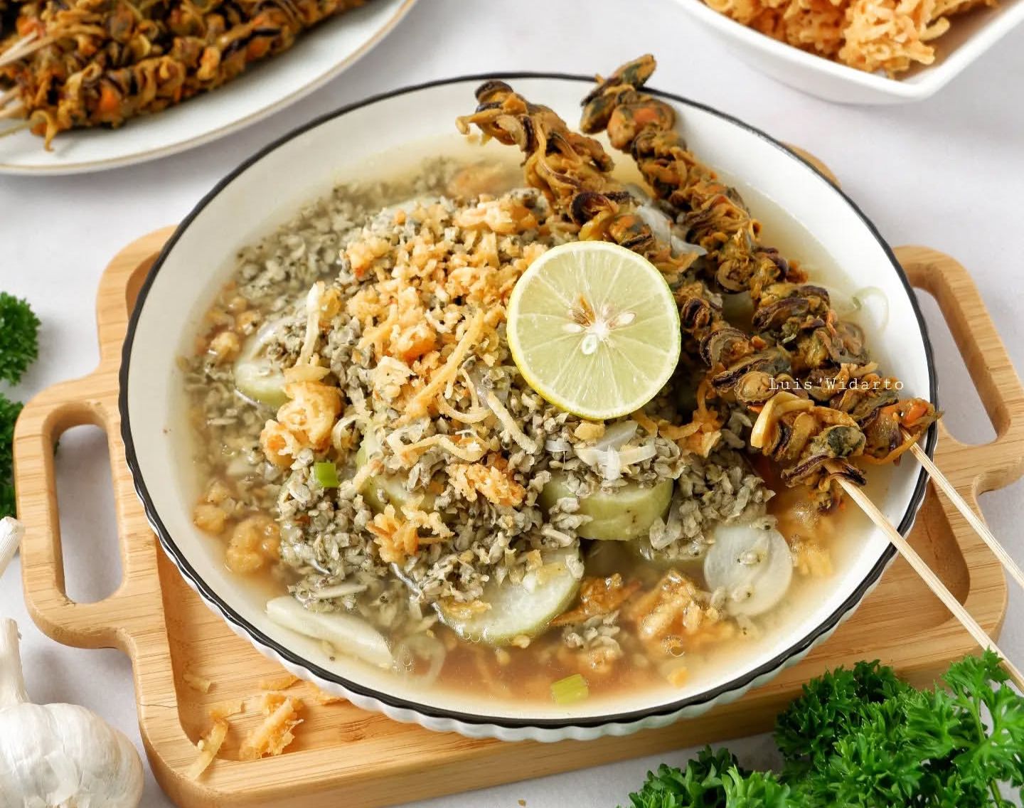 MENGGUGAH SELERA: Kupang, makanan khas pesisiri Jawa Timur dengan Sate  Kerang