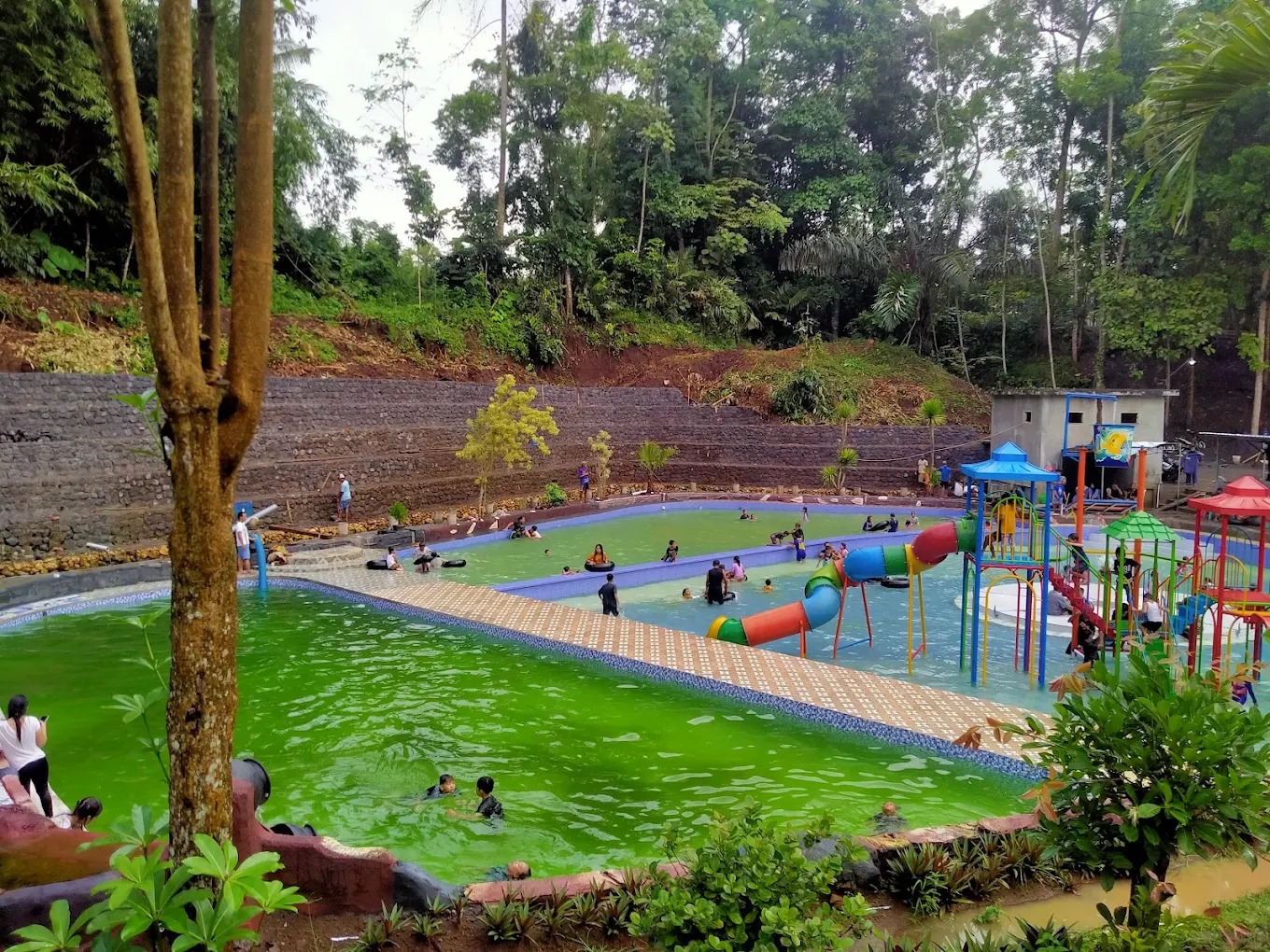 ALAMI: Sumber Buntung merupakan salah satu spot wisata air alami yang masih terjaga keasriannya.