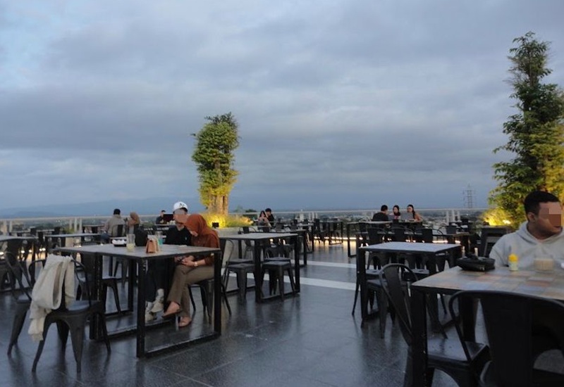 SYAHDU: Cafe view sunset di Muraco Headquarter