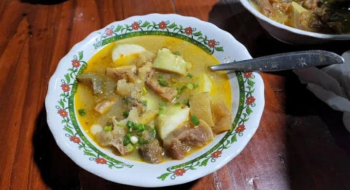 GURIH: Lontong Kikil Cak Man, salah satu rekomendasi olahan kikil sapi terfavorit di Malang