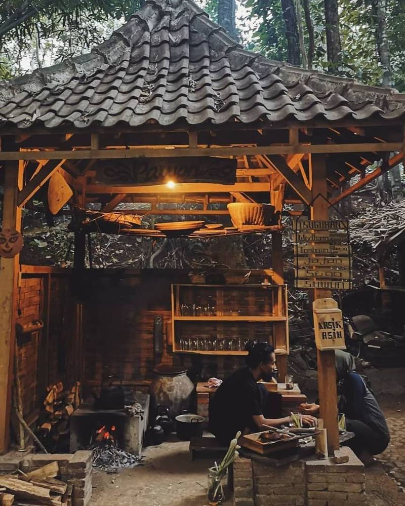 NYAMAN: Beberapa tempat makan ini cocok kalau kamu pengen makan yang autentik tapi tetap punya sedikit sentuhan kekinian agar suasananya nyaman dan instagramable.
