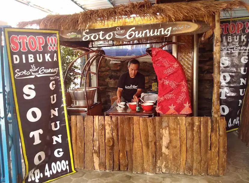 Kawasan Sigura Gura dikenal sebagai surganya kuliner murah. Tiga tempat makan legendaris ini jadi favorit para mahasiswa dan anak kos.