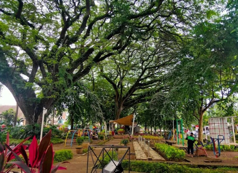 TAMAN: Ruang terbuka hijau yang bisa kamu kunjungi untuk berwisata singkat!