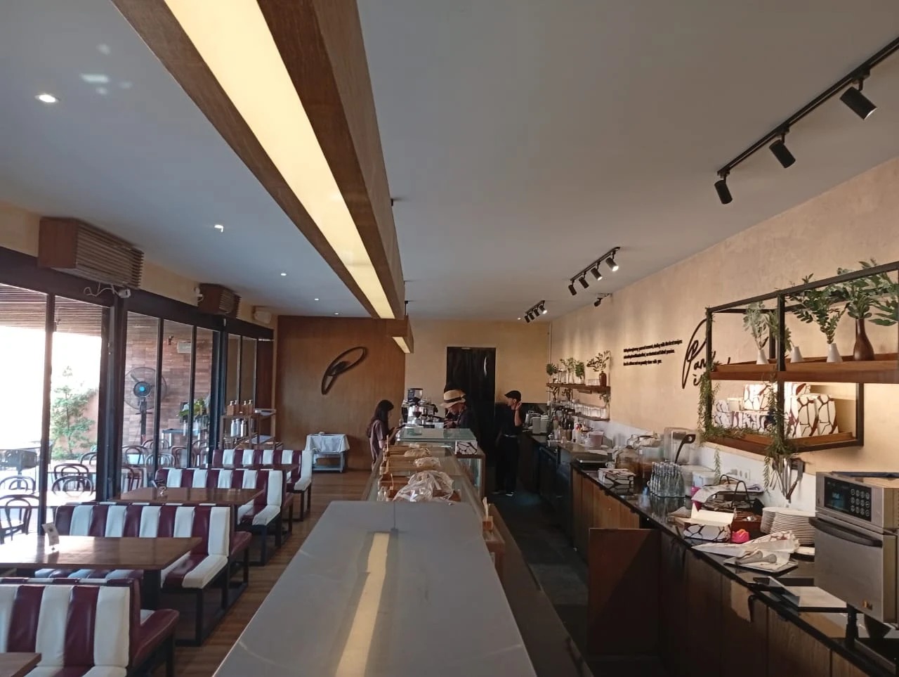 NUANSA HANGAT: Pane &egrave; Pane, restoran yang mengajak pengunjungnya seolah melangkah masuk ke kafe kecil di sudut kota Italia.