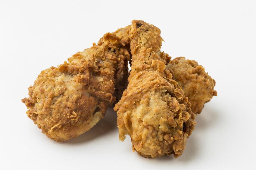 SPESIAL DI HATI: Ayam goreng kampung makanan khas nusantara yang sering kita konsumsi