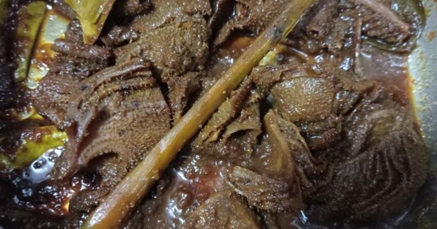 SULIT DILEWATKAN: Babat goreng yang bumbunya meresap dan aroma gurihnya sulit buat diskip