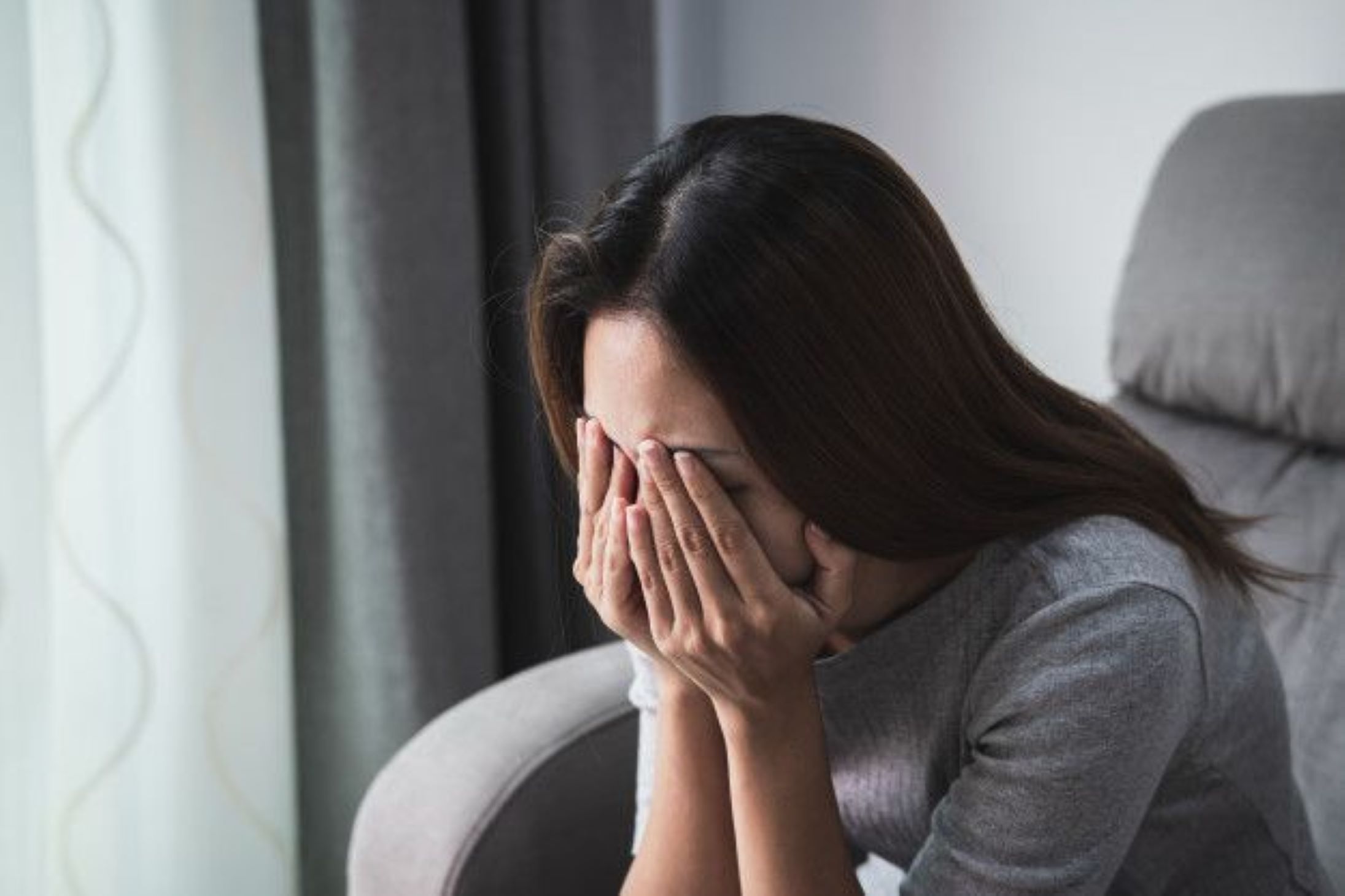 TENANGKAN HATI: Lawan stres dengan cara sederhana, mulai dari tidur cukup, cerita ke teman, sampai dengerin musik favoritmu.
