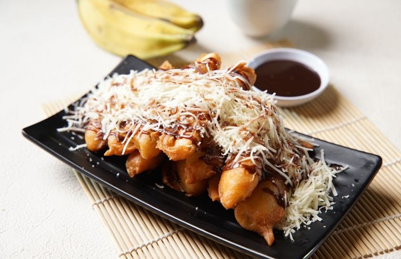 RENYAH: Pisang keju crispy diluar lembut didalam