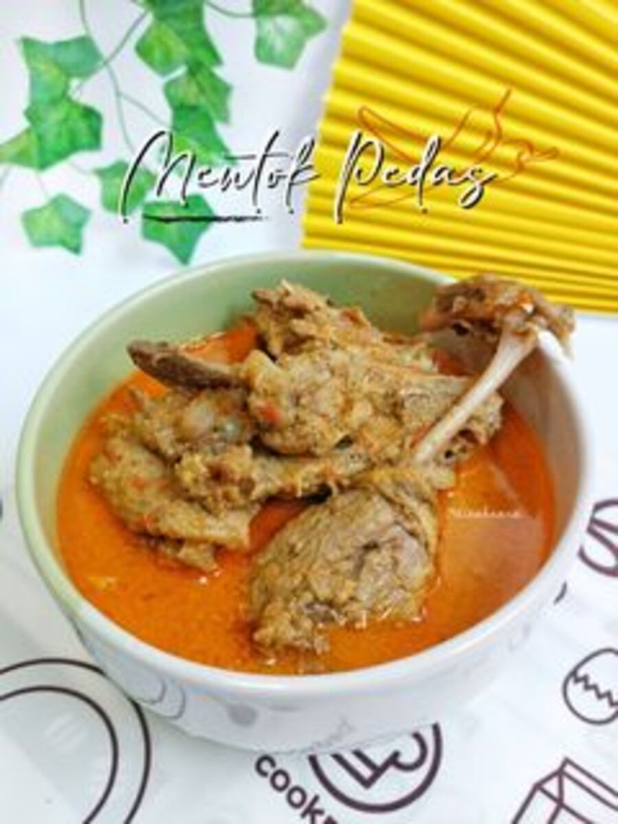 TANTANGAN PEDAS: Daging mentok pedas menjadi makanan favori para pencinta pedas.
