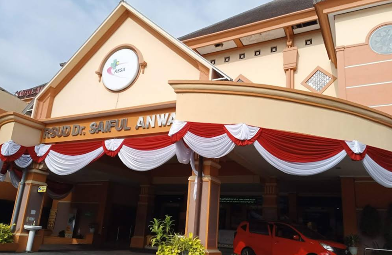 Foto tampak depan Rumah Sakit Saiful Anwar