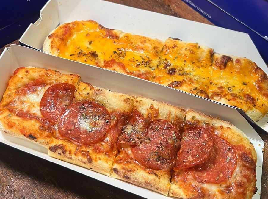 INOVATIF: Long pizza pertama di Kota Malang dari Morebite.