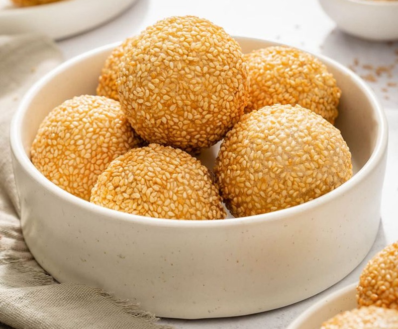 ENAK: Onde-onde wijen gurih isian kacang