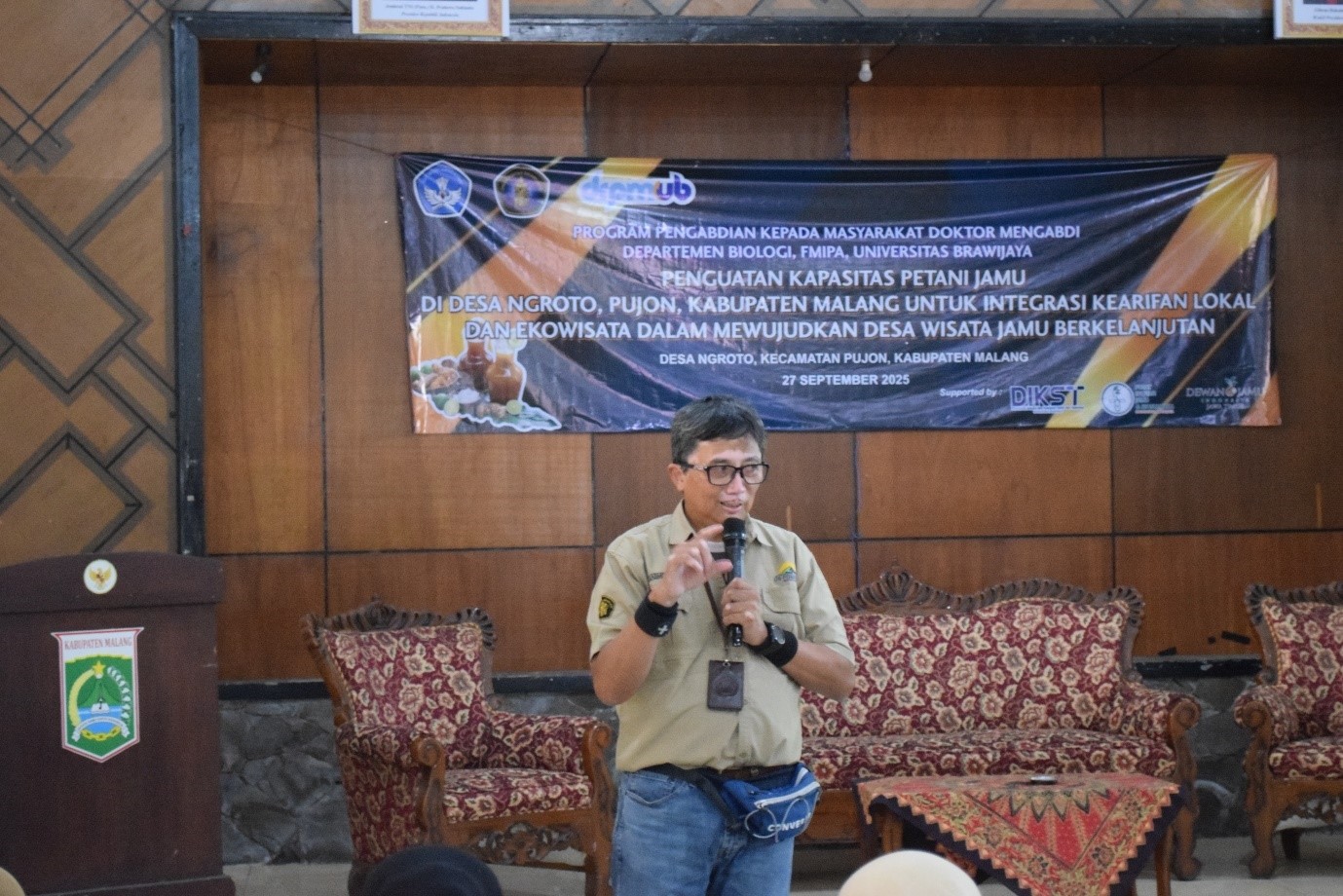 PEDULI: Sambutan Prof. Dr. Ir. Moch. Sasmito Djati, M.S., IPU., ASEAN Eng. mengawali acara pengabdian ke masyarakat.