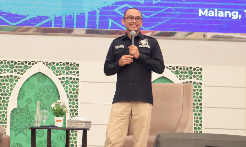 HARUS KREATIF: Ketua DPD Apersi Jawa Timur Makhrus Sholeh (kanan) ajak para pengembang terus berinovasi dalam acara Apersi Training Center.