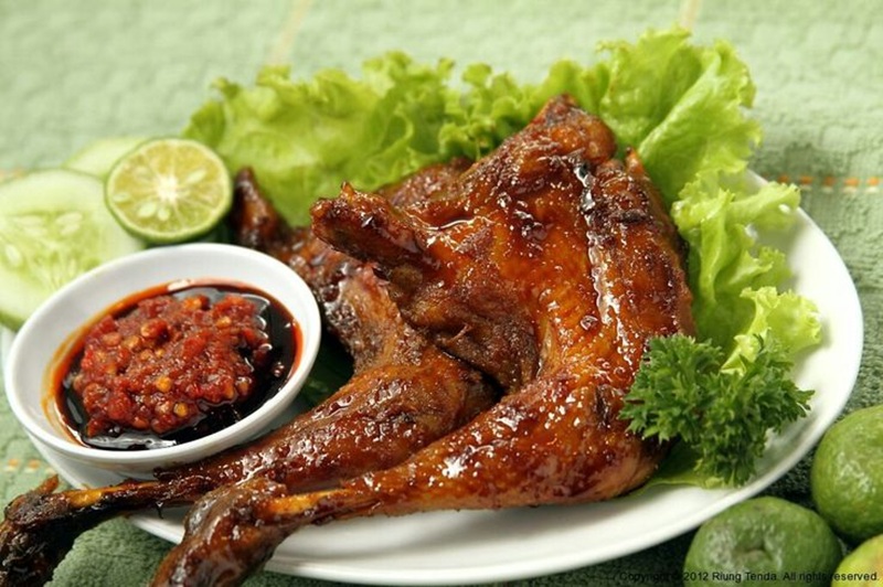 Ilustrasi ayam bakar