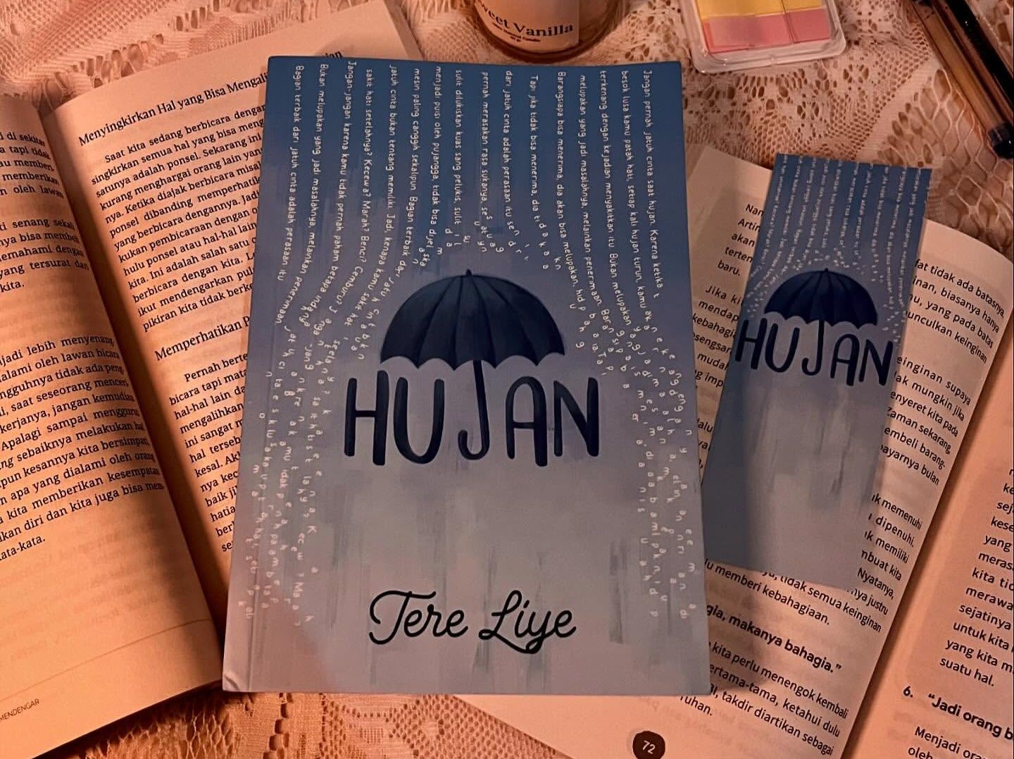 MENGHARUKAN: Novel hujan karya Tere Liye dengan cerita cinta yang unik.