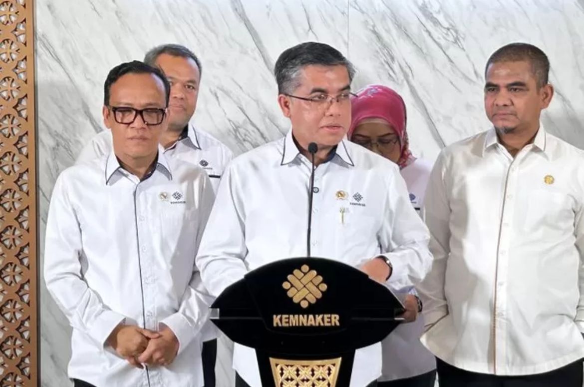 KEMNAKER saat konferensi pers mengenai BSU.