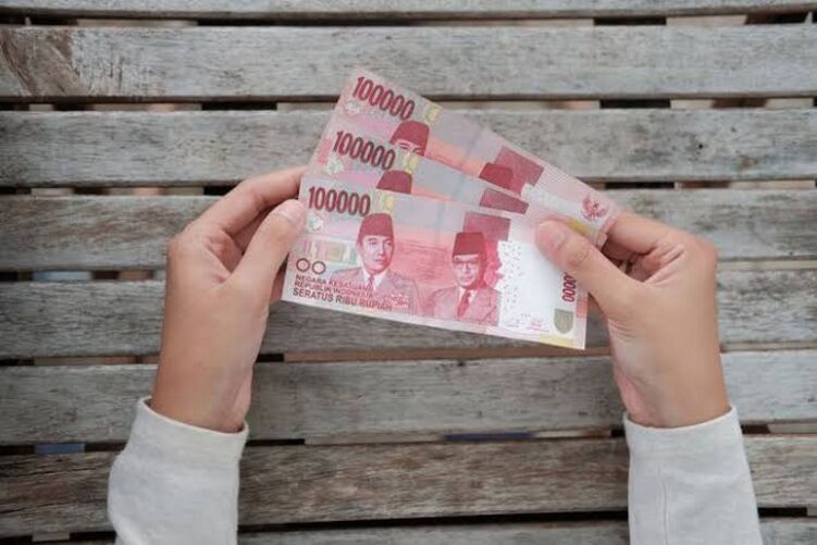 RESMI CAIR: Pemerintah kembali menyalurkan Bantuan Subsidi Upah (BSU) sebesar Rp 600 ribu bagi pekerja berpenghasilan rendah.