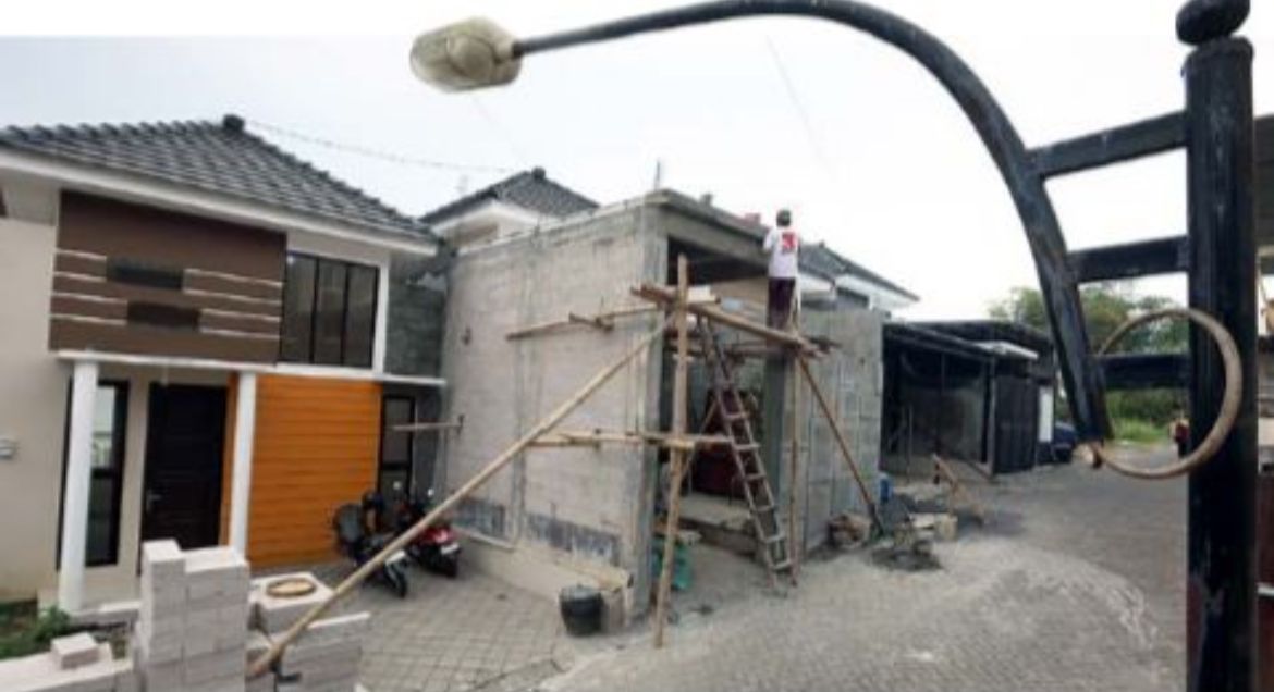 EKSPANSI KE KEDUNGKANDANG: Pembangunan unit rumah baru di Perumahan Grand Hill, Kelurahan Wonokoyo, Kecamatan Kedungkandang terus&nbsp;dilakukan.