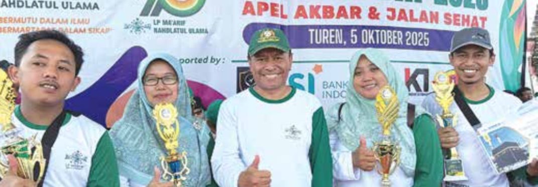 MEMBANGGAKAN: Civitas SMPI Almaarif 01 Singosari meraih trofi juara dalam ajang Maarif Day 2025 Kabupaten Malang beberapa waktu lalu.