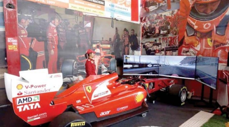MIRIP ASLINYA: Simulasi balap F1 menjadi daya tarik tersendiri bagi pengunjung Museum Angkut.