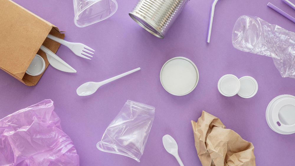 PLASTIK: Plastik menjadi kebutuhan sehari-hari yang sangat penting, terutama bagi kamu yang memiliki&nbsp;usaha