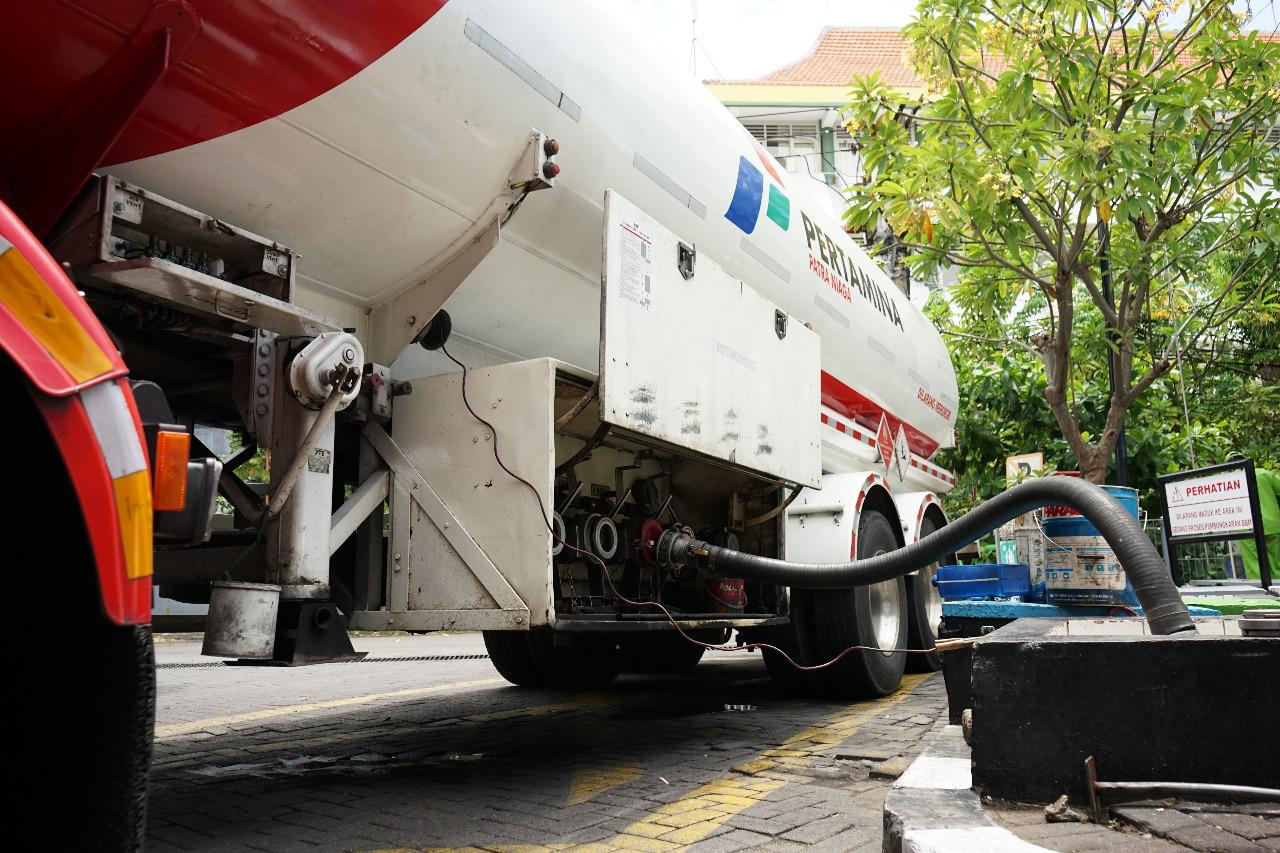 LANCAR: Pertamina memastikan penyaluran produk BBM tetap berjalan lancar sehingga kebutuhan energi masyarakat tidak terganggu.