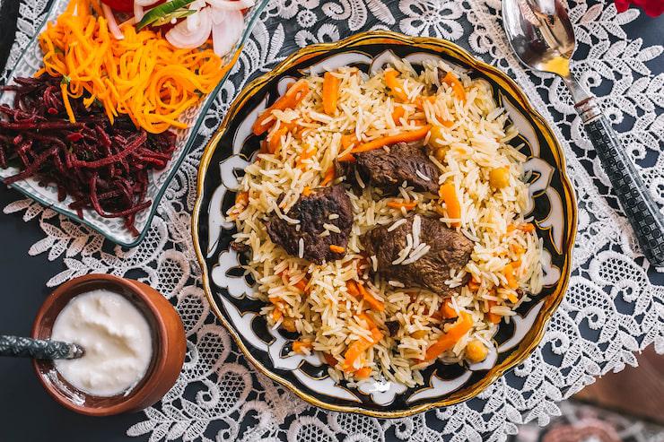 KAYA REMPAH: Ilustrasi nasi kebuli dengan potongan daging empuk.