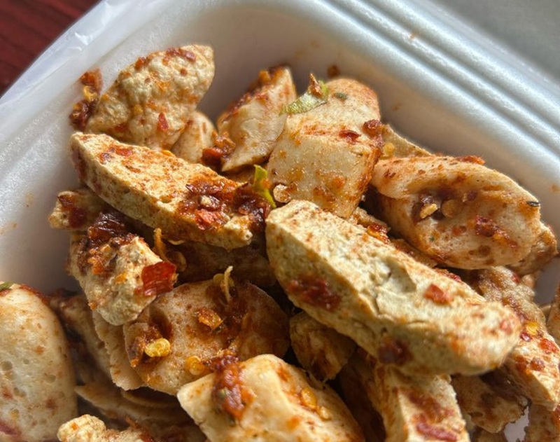 LEZAT: Basreng basah dengan bumbu pedas yang menggugah selera
