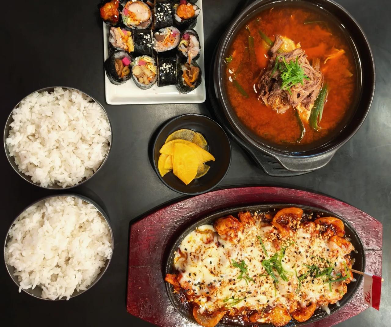 MENGGUGAH SELERA: Beberapa menu di Chef Kim yang wajib dicoba.