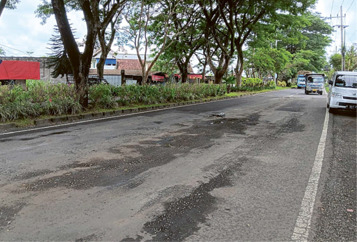 DIKEBUT: Perbaikan di Jalan Ir Soekarno atau Jalur Lingkar Barat (Jalibar) Kepanjen sudah dituntaskan pemkab. Ruas jalan itu mendapat alokasi Rp 2 miliar
