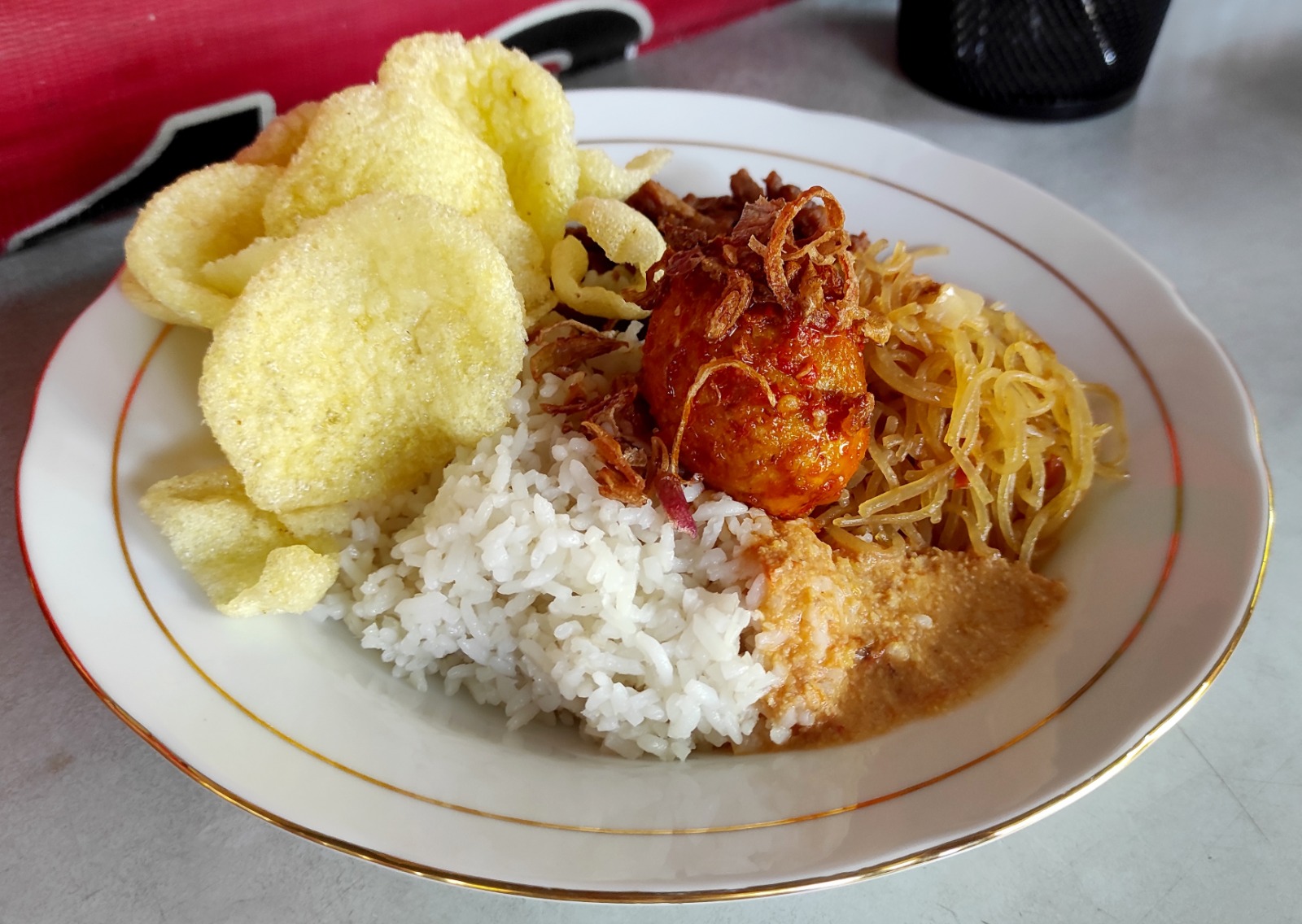 UDUK: Enaknya nasi uduk di beberapa spot ini