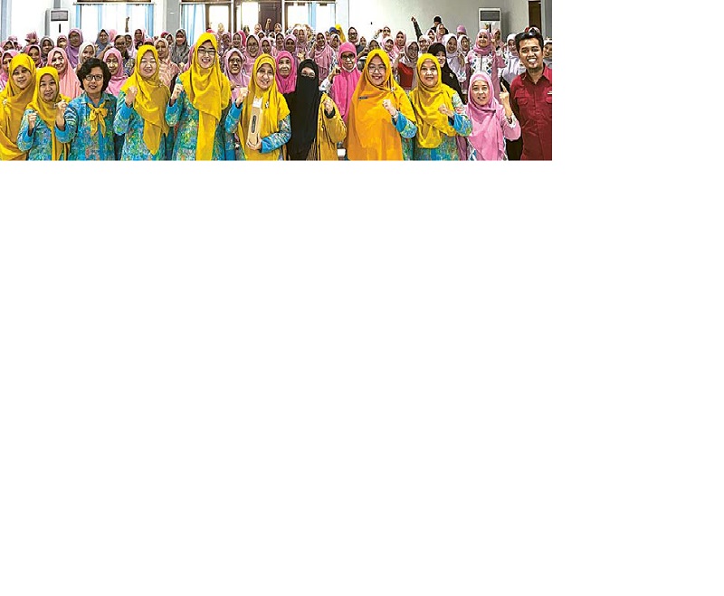 FULL SUPPORT: PKG Kecamatan Lowokwaru bersemangat mengikuti Roadshow Lomba Mozaik Mom & Kids di Aula Ki Hajar Dewantara Disdikbud Kota Malang, Rabu (29/10).
