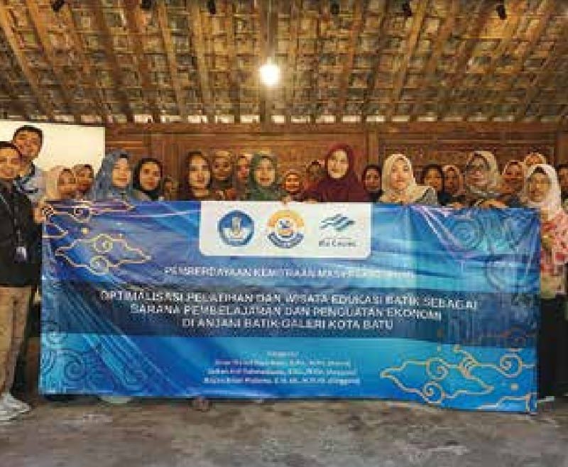 EMPAT KALI PERTEMUAN: Tim Pengabdian Masyarakat Universitas Ma Chung menggelar pelatihan wisata edukasi batik di Kota Batu sejak September lalu.