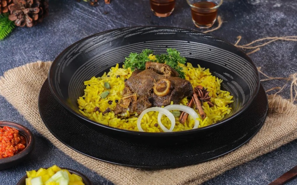 NIKMAT: Afdhol Nasi Arab menghadirkan pengalaman bersantap khas Timur Tengah dengan cita rasa yang memikat.