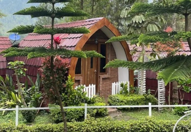 UNIK: Pagupon Camp, tempat yang memiliki desain bangunan unik menyerupai rumah burung merpati, itulah asal nama “Pagupon.”