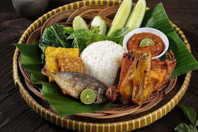 Ilustrasi nasi tempong