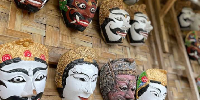 TOPENG MALANGAN: Keindahan topeng Malangan dengan ukiran detail yang mencerminkan budaya dan sejarah khas Malang, bisa ditemukan di Kampung Budaya Polowijen