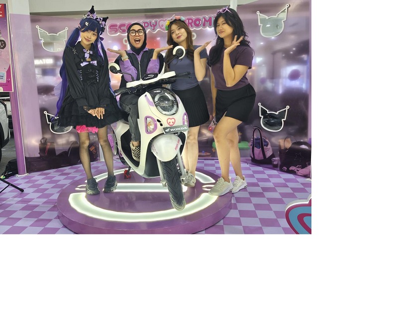 SEMARAK: Pameran Scoopy Kuromi Limited Edition oleh PT Mitra Pinasthika Mulia (MPM Honda Jatim).
