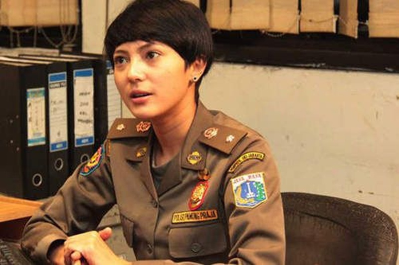 Poppy Sovia selebriti