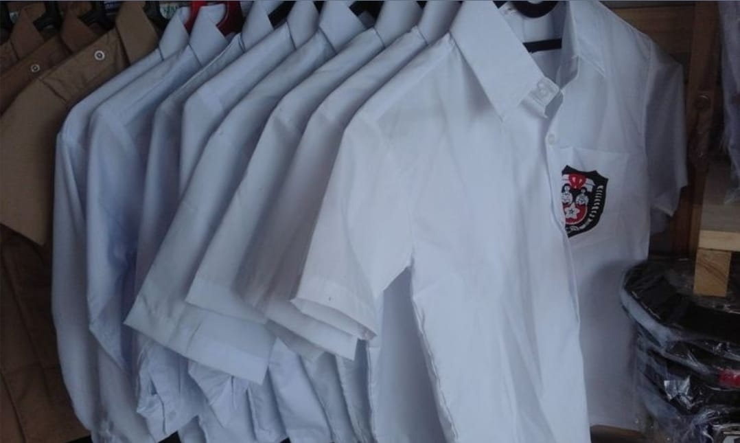 SERAGAM SEKOLAH: Belanja seragam sekolah sekarang tak perlu bingung, di Pasar Besar Malang ada beberapa rekomendasi terbaiknya