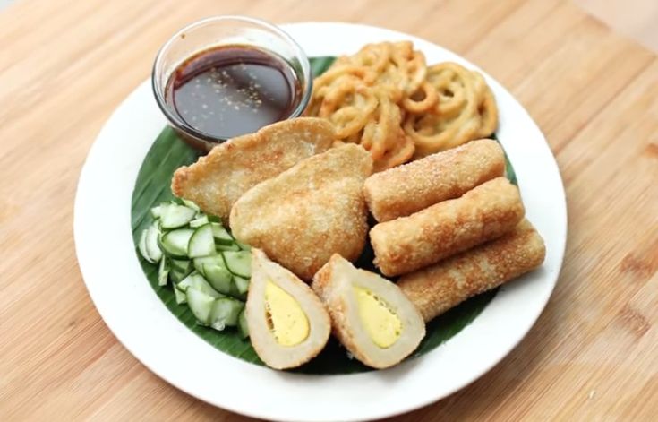 MANTAP: Untuk makan pempek gak perlu jauh jauh ke Palembang, ternyata ada di Malang.