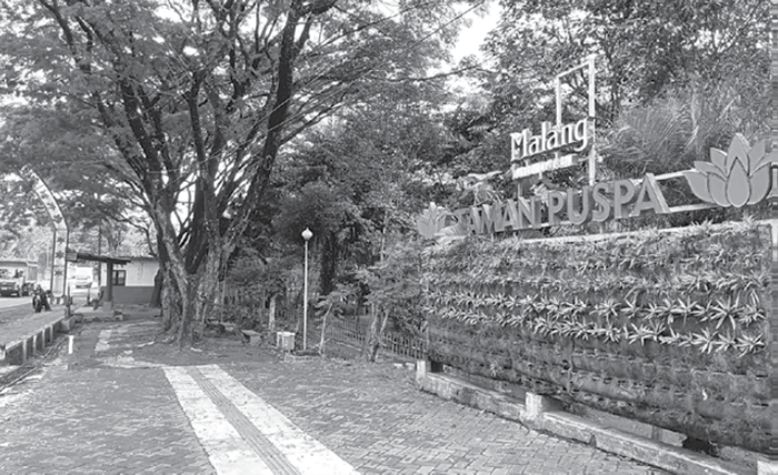 ASET PEMDA: Taman Puspa di Jalibar, Kepanjen belakangan sepi karena pengunjung merosot drastis. Warga sekitar berharap pemkab memperbaiki area taman.