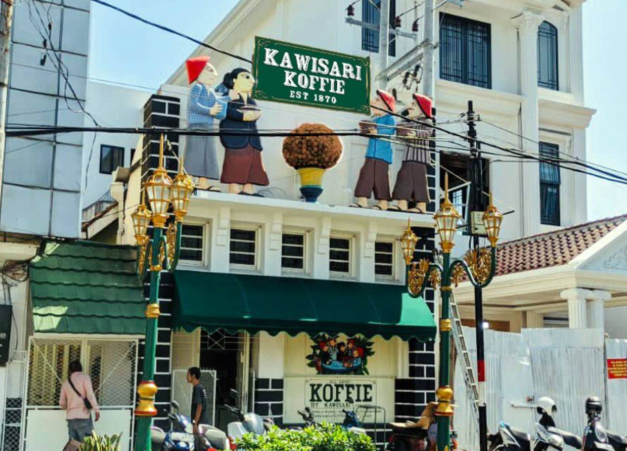 KAFE MALANG: Kawisari Koffie di Jalan Basuki Rahmat