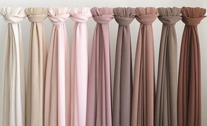 Ilustrasi Pasmina Kaos yang Nyaman dan Stylist