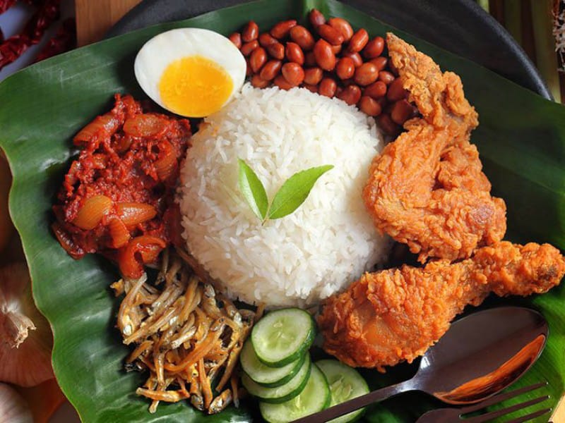 OTENTIK: Nasi Lemak khas Malaysia yang sudah hadir di Kota Malang.