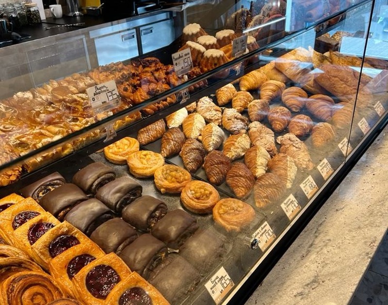 LEZAT DAN CANTIK: berbagai macam pastry yang menggugah selera