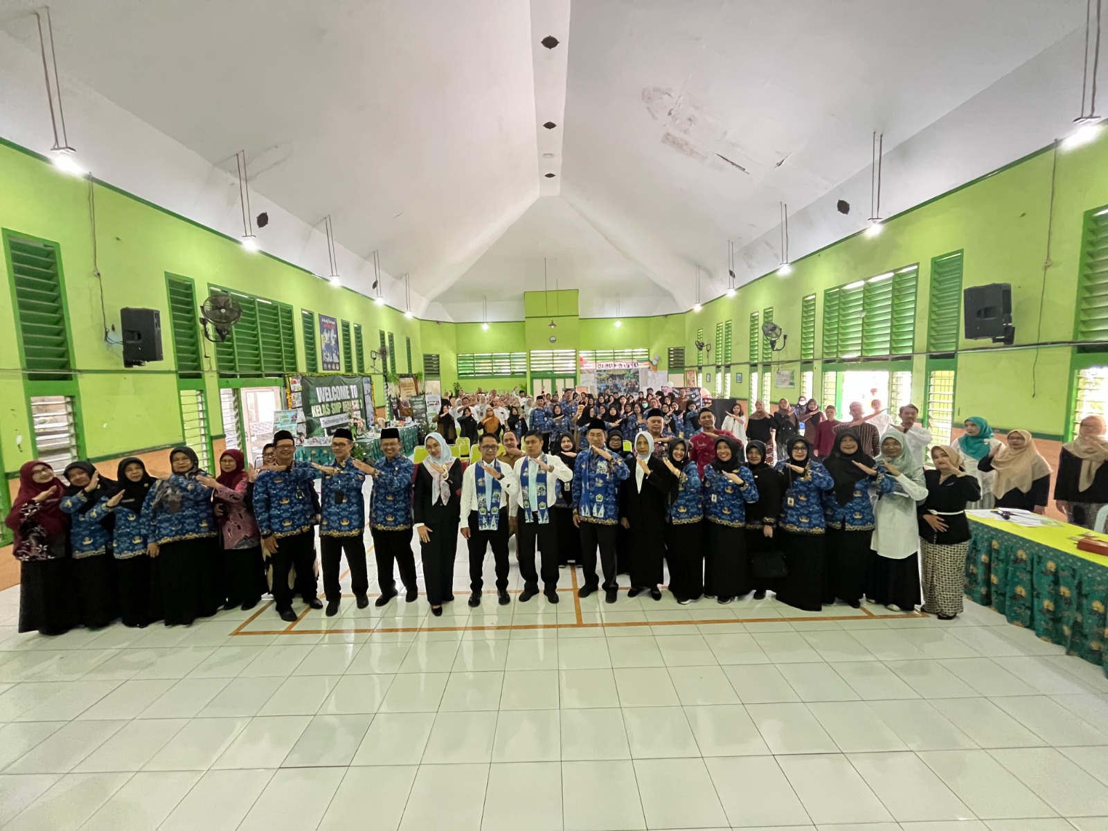 KONSISTEN: Kepala Disdikbud Kota Malang Suwarjana SE MM (tengah) membuka acara Talk Show Pembelajaran Mendalam Tahap 2, pada Senin (10/11).