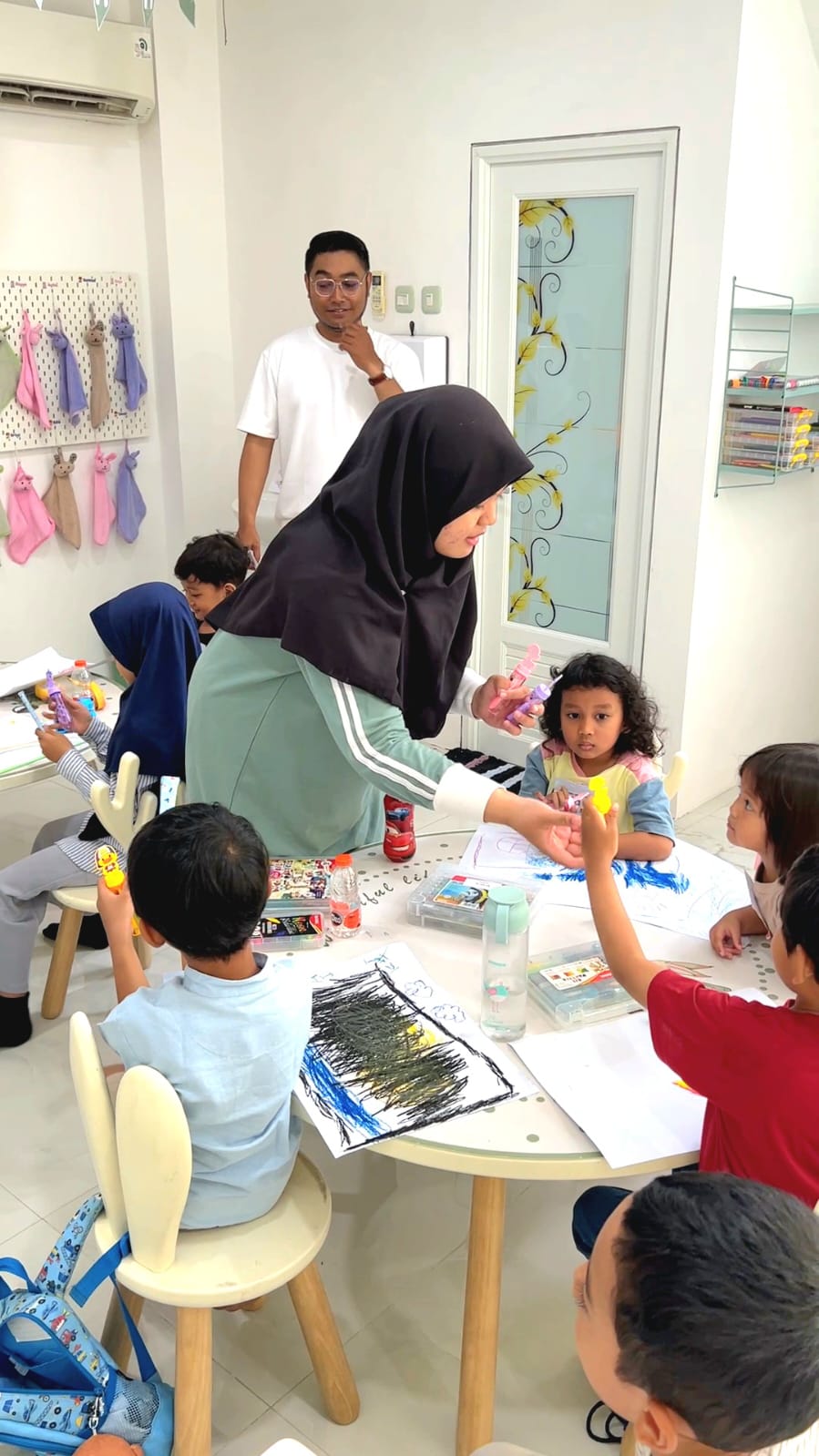 Program IMAGIKO: Kelas Stimulasi yang Padukan Seni dan Psikologi untuk Tumbuh Kembang Anak